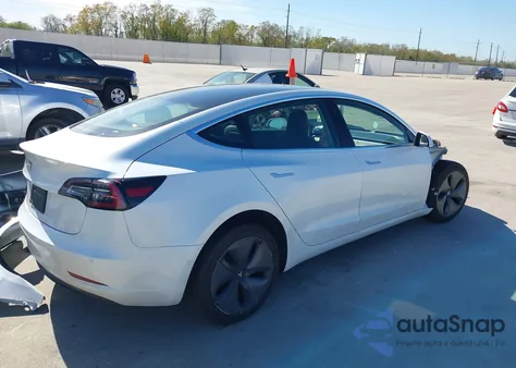 2020 Tesla Model 3 Standard Range Plus Rear-Wheel Drive/Standard Range Rear-Wheel Drive z USA, uszkodzony, nr VIN 5YJ3E1EAXLF747066